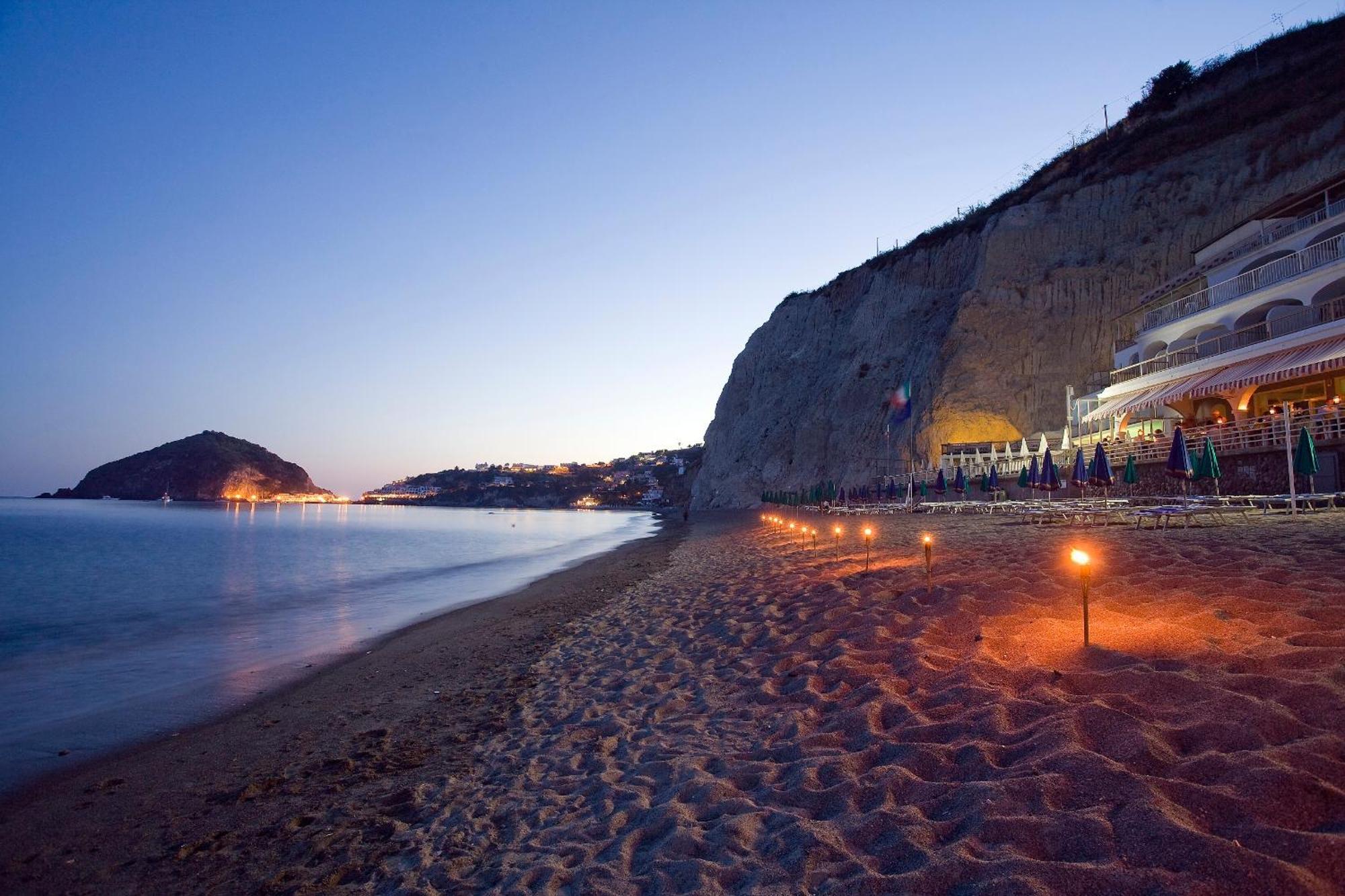 Hotel Vittorio Beach Resort Barano dʼIschia Buitenkant foto
