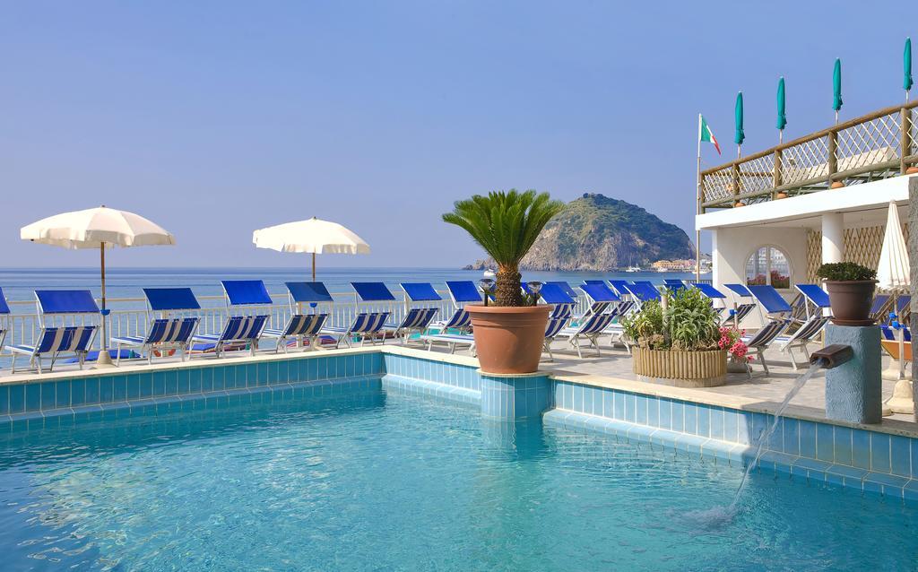 Hotel Vittorio Beach Resort Barano dʼIschia Buitenkant foto