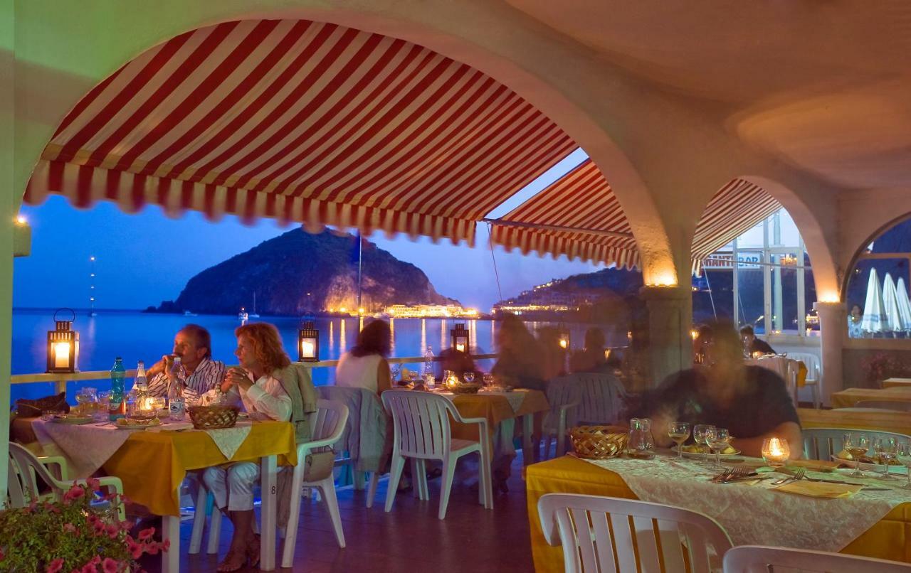 Hotel Vittorio Beach Resort Barano dʼIschia Buitenkant foto
